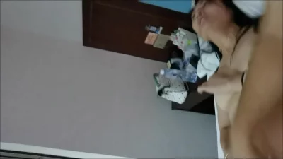 饥渴难耐的熟女太骚了必须内射